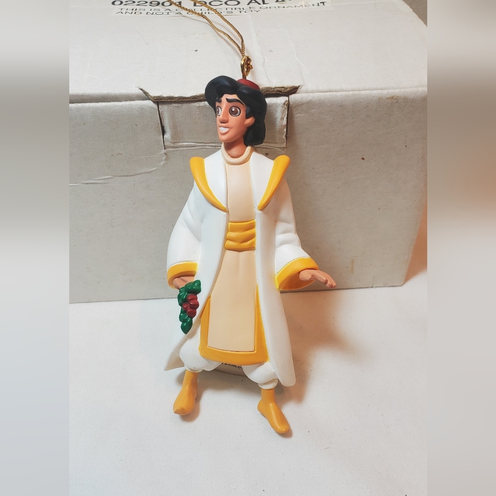 Aladdin Vintage Disney Christmas Magic  Collectible Ornament 022901 1st Issue